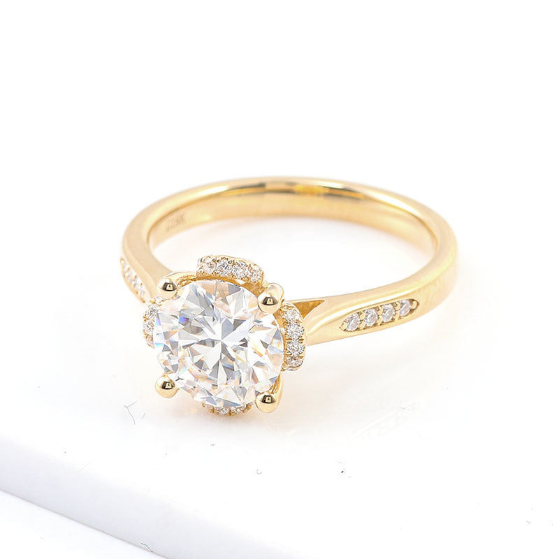 1–2 CT Round Moissanite Engagement Ring in Gold