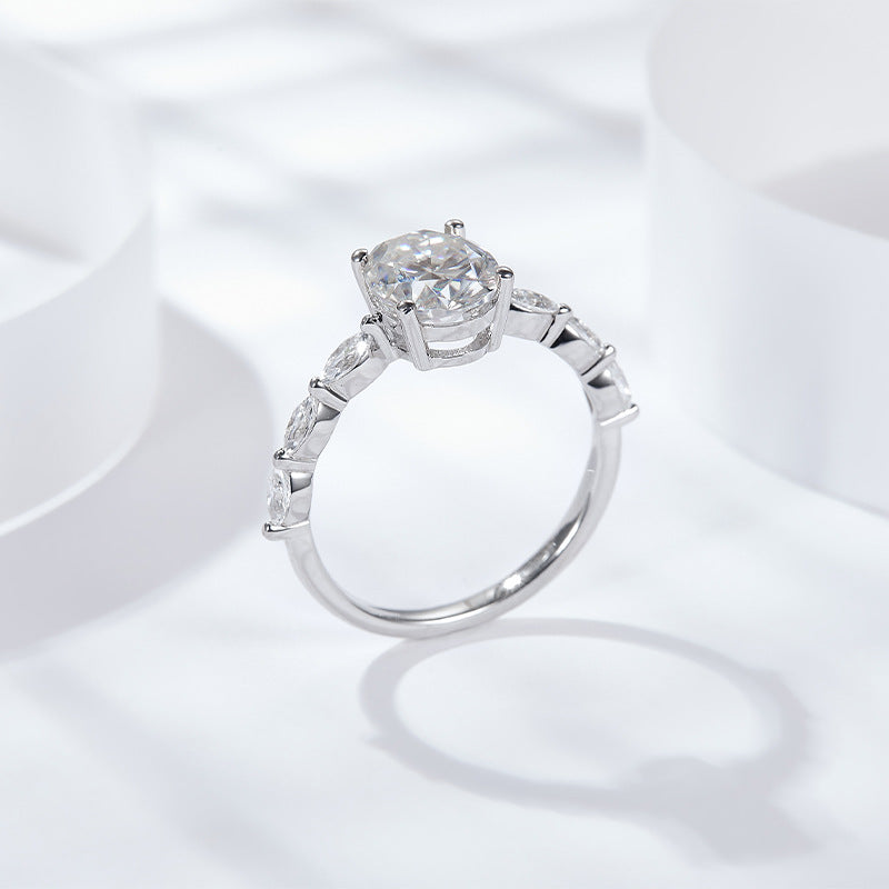 2CT Oval Moissanite Ring in S925 Sterling Silver